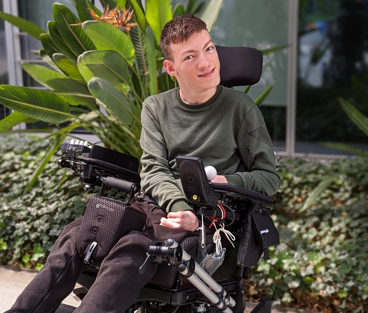 Wir begrüßen unseren neuen Praktikanten für QA, Marlon!

Er hat reFit Gamo im ICP München kennengelernt und fand es so spannend, dass er uns nach einem Praktikum gefragt hat.

Er testet reFit Gamo auf Hals und Nieren – insbesondere die Rollstuhlfunktionen.
Willkommen im Team!