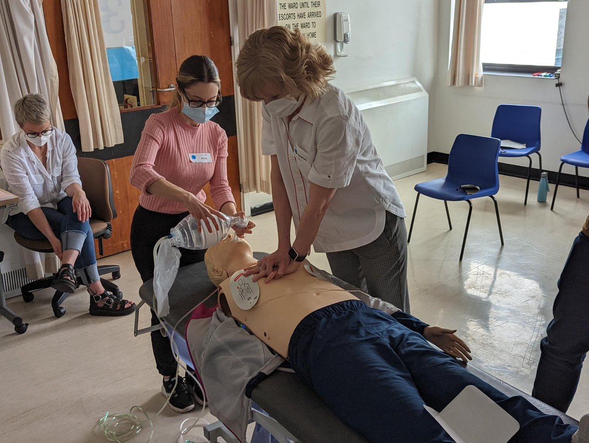 Our ALS Course is underway at the Simulation Suite, Burnley General Hospital.  Here the candidates are performing Good Quality Chest Compressions and Airway Management.
#ALS #DERI #NHS #ELHT #advancedlifesupport 
@ResuscouncilUK