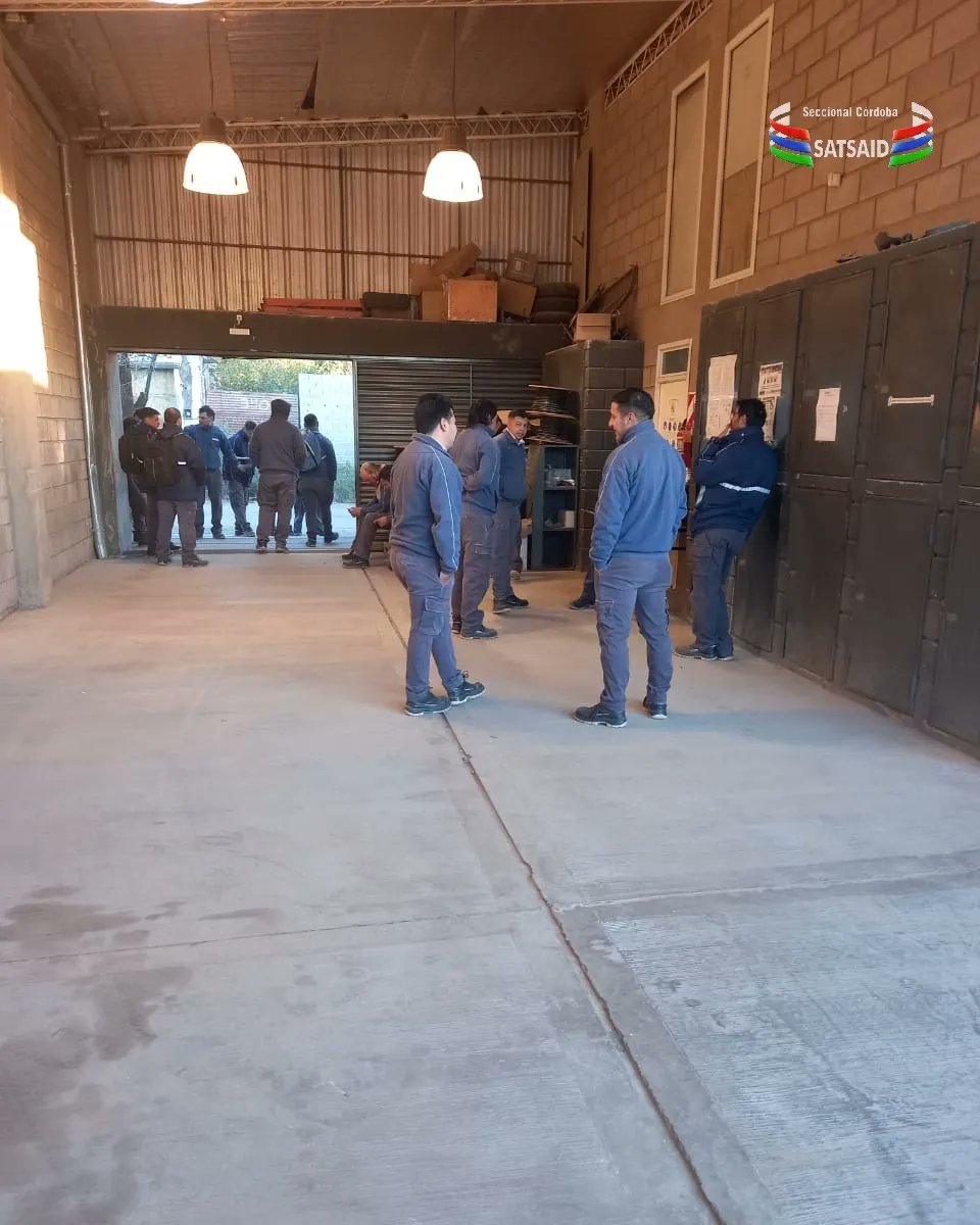 SATSAIDcordoba's tweet photo. #MedidaDeFuerza
Los compañeros/as de Río Cuarto de las empresas
@telecomarg
@superconectados_ok y #TeleWorld
-
-
-
#SATSAIDSeccionalCBA
#MedidaDeFuerza #ParoNacional
#SiempreJuntoaLasyLosCompañeros
#SATSAIDCbaTeInforma https://t.co/h23wEZP9py