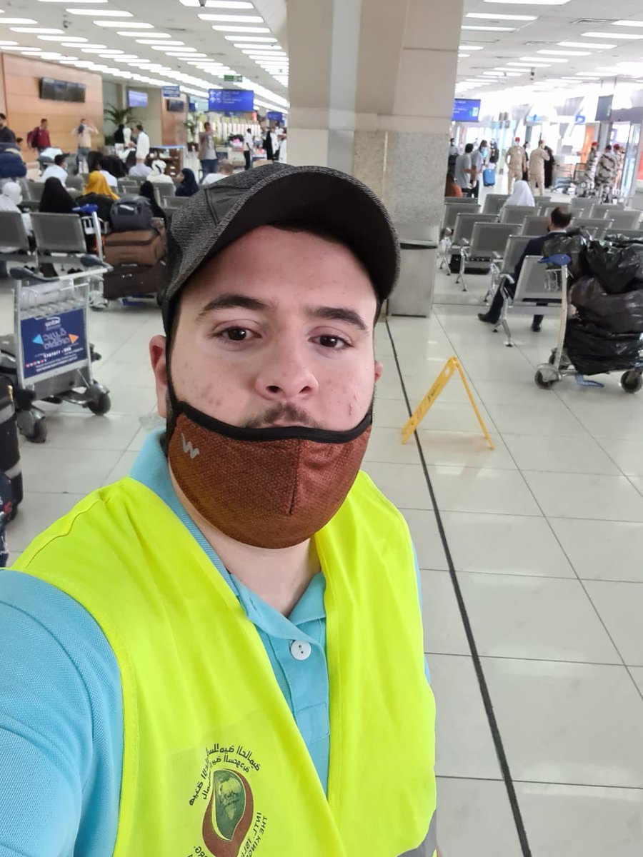 AlbasateenC's tweet photo. #جمعية_مراكز_الاحياء_جدة. #مركز_حي_البساتين مشاركة المتطوعين من مركز حي البساتين في صالة الحجاج . https://t.co/rgnKCAztqO