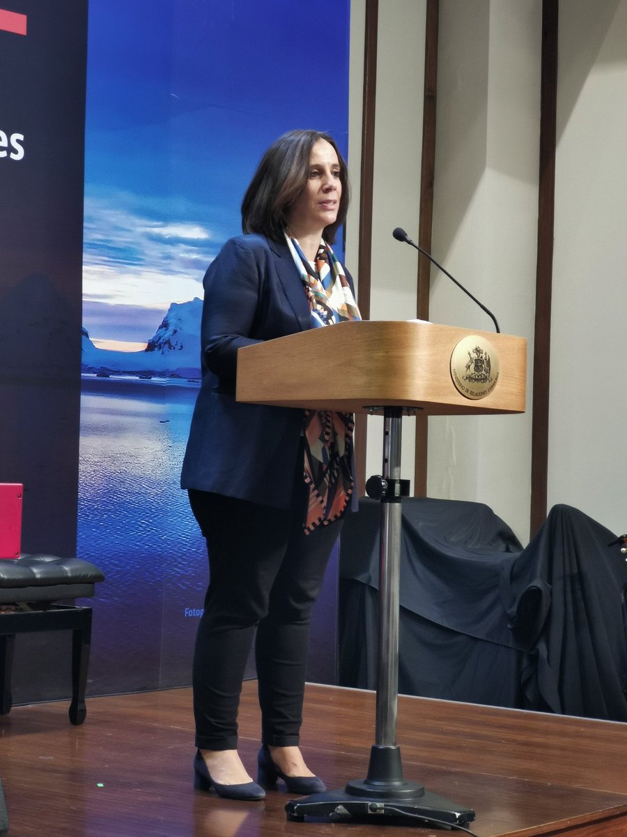 Minrel_Chile's tweet photo. 🟢AHORA| Canciller @UrrejolaRREE anuncia la candidatura de Chile 🇨🇱 al Consejo de Derechos Humanos de la ONU #ChileAlConsejoDeDDHH
Sigue nuestra transmisión en vivo 👉🏻https://t.co/I4EIaYHt2M https://t.co/lmk5tj9QR5