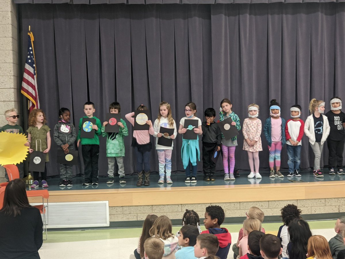 CvMoline's tweet photo. Hamilton K students performing a skit on the planets! @Hamfamwildcats https://t.co/OCnU3Aig5v