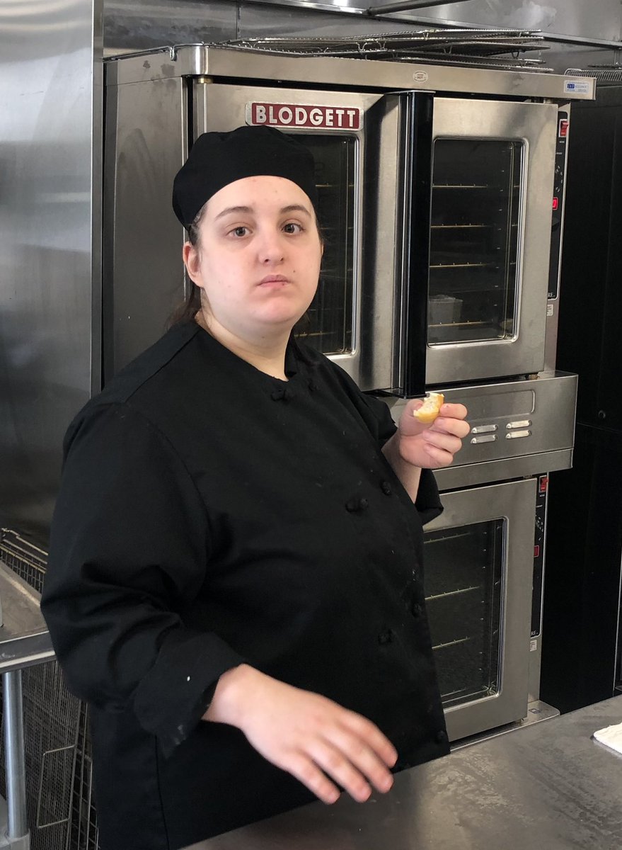 EHOVEcul's tweet photo. Culinary junior Bethany Jones is ready to relax for the summer before coming back to EHOVE next year. #EHOVE #EHOVEvips https://t.co/4DJKs4gqGG