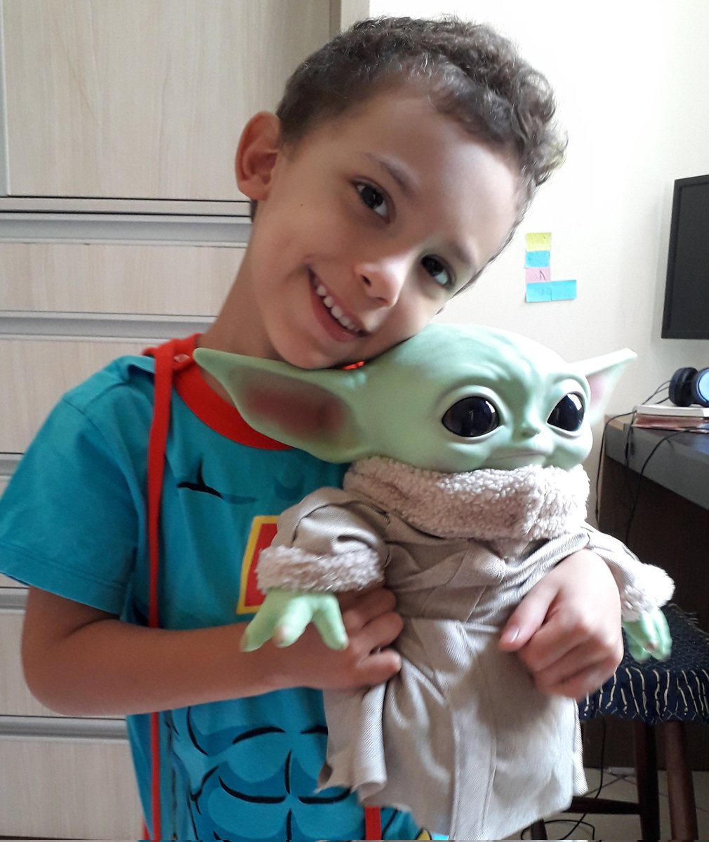 tiagoarp's tweet photo. Quando a crianรงa faz 5 anos e os pais acertam no presente. ๐
#maythefifth https://t.co/nePX2ouCrT