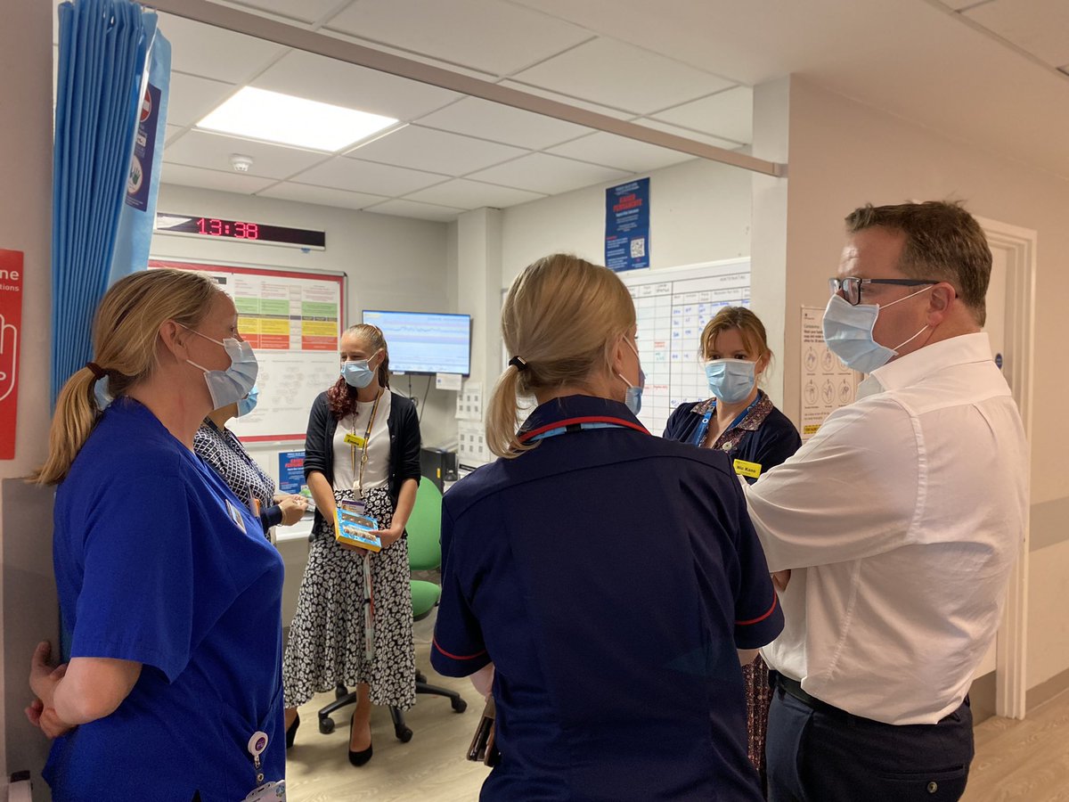 K_and_R_NHS's tweet photo. Our CEO, Jo Farrar, and Chief Nurse, Nic Kane, have been out and about visiting colleagues in our @maternity_team to celebrate #InternationalDayoftheMidwife https://t.co/wE0MRwHTPf