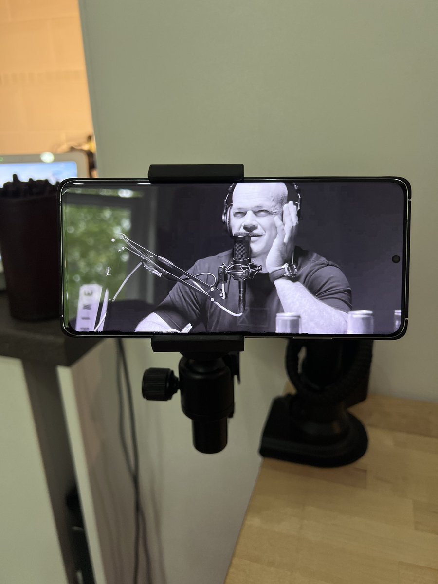 JustinHouse_'s tweet photo. Stoked @jockowillink 's talking to @hubermanlab 🛹As a🇬🇧Gen-Xer, Andrew talking #BonesBrigade 🤯. In UK I lived by 1987's #AnimalChin at 15,🛹ruled until #bodybuilding . Venture over Indy, same factory😉. SAME🛹to💪🏽trajectory as Andrew FREAKING me out hearing this mate!🤯👍🏽 https://t.co/z7LG7G0gxR