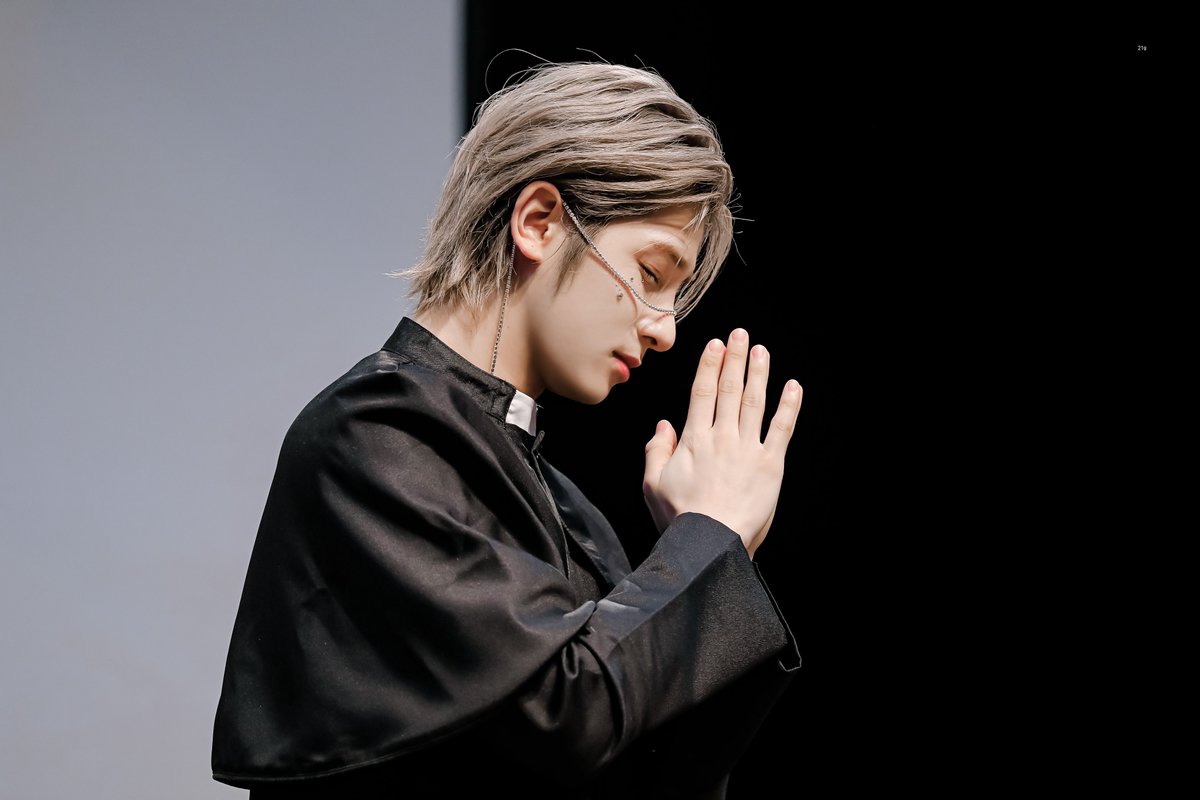 220409 CTS아트홀 팬사인회
#이한결 #나의행복_한결이 
#BAE173 #비에이이173 #비에이이일칠삼 
<a href="/BAE173_official/">BAE173</a>