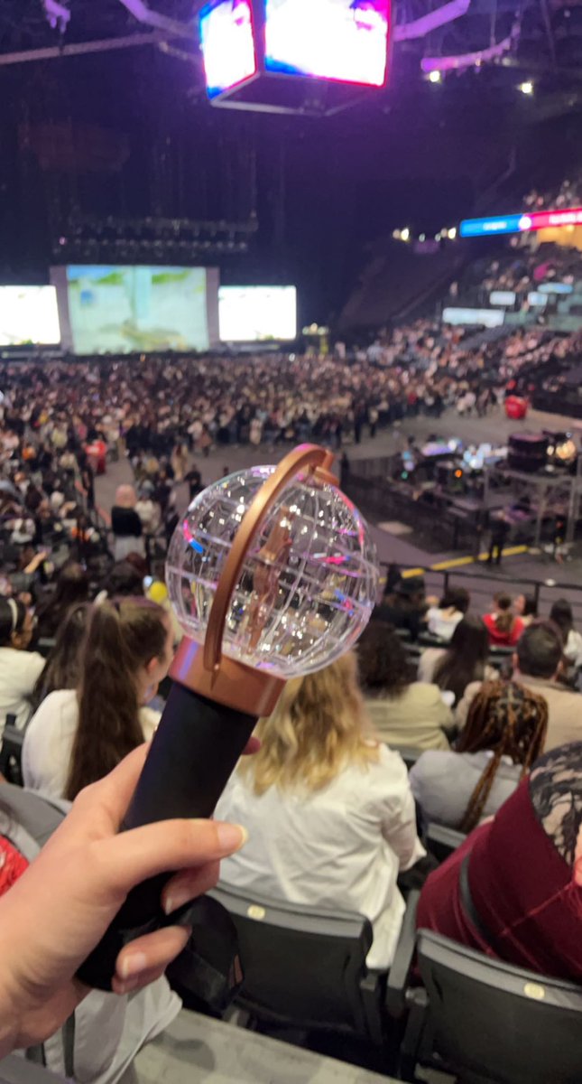 ErWinSmI's tweet photo. Je donnerais tout pour y retourner🥹 #ATEEZinParis https://t.co/1FhqBYFkGV