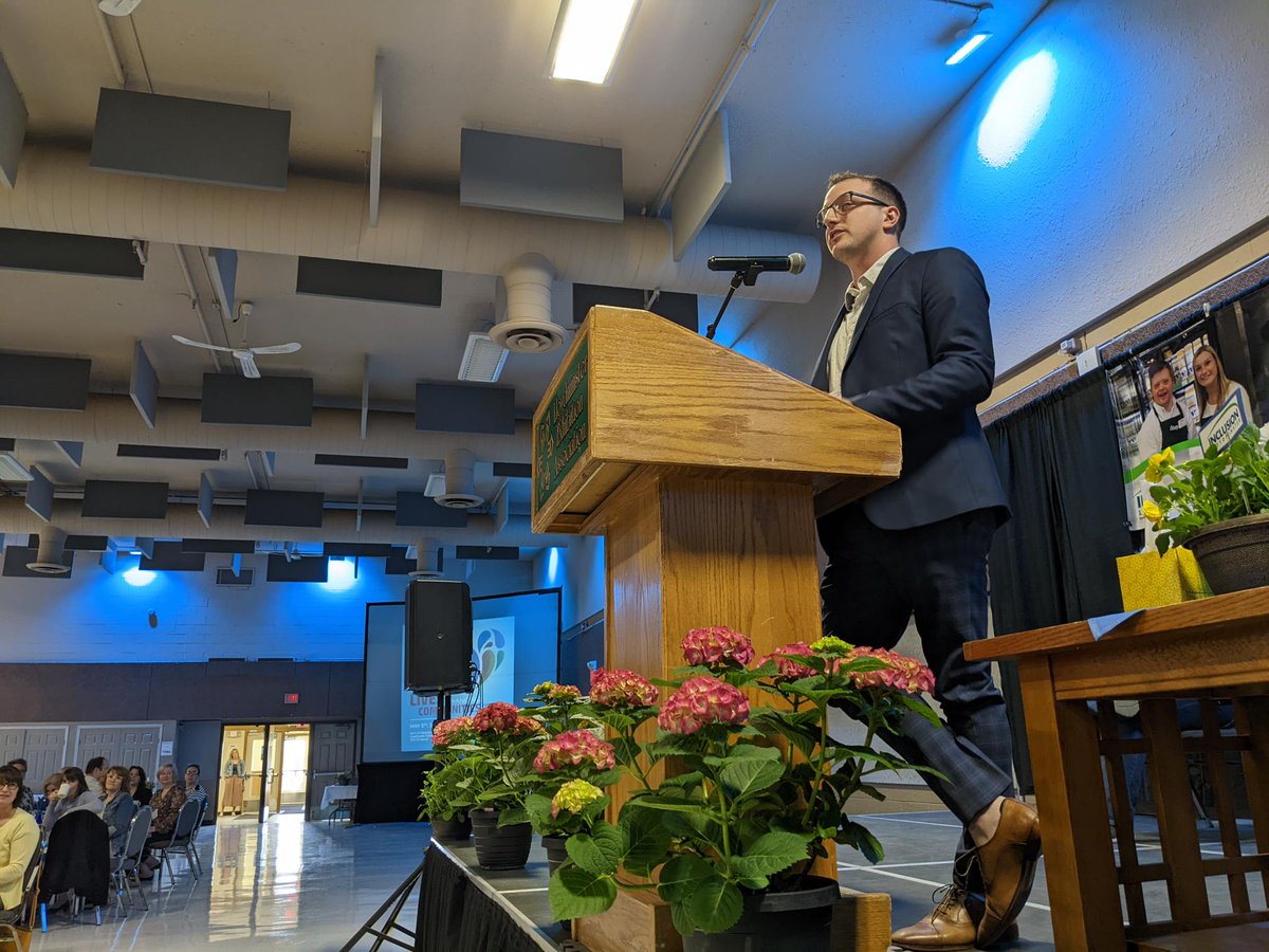 InclusionAB's tweet photo. Bevin Hamilton, program head for Animal Science Technology at @LakelandCollege's advice to others: โProvide opportunities. Welcome people with disabilities into your classrooms, workplaces and communities.โ #InclusionABBreakfast #yll https://t.co/VJSjWI1tLh