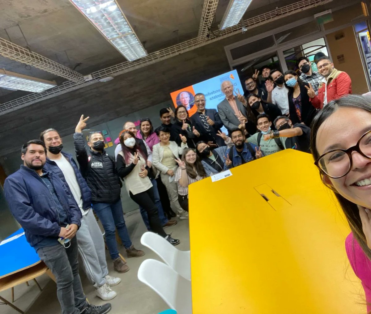 Como parte de las actividades del cierre del Diploma #investmentreadiness, Zev Siegl Co-Fundador de #Starbucks e Israel Pons de Angels Net Lat se reunieron con los participantes del Diploma.
Nos vemos hoy en la Ceremonia de entrega del Diploma #investmentreadiness
#Antofagasta