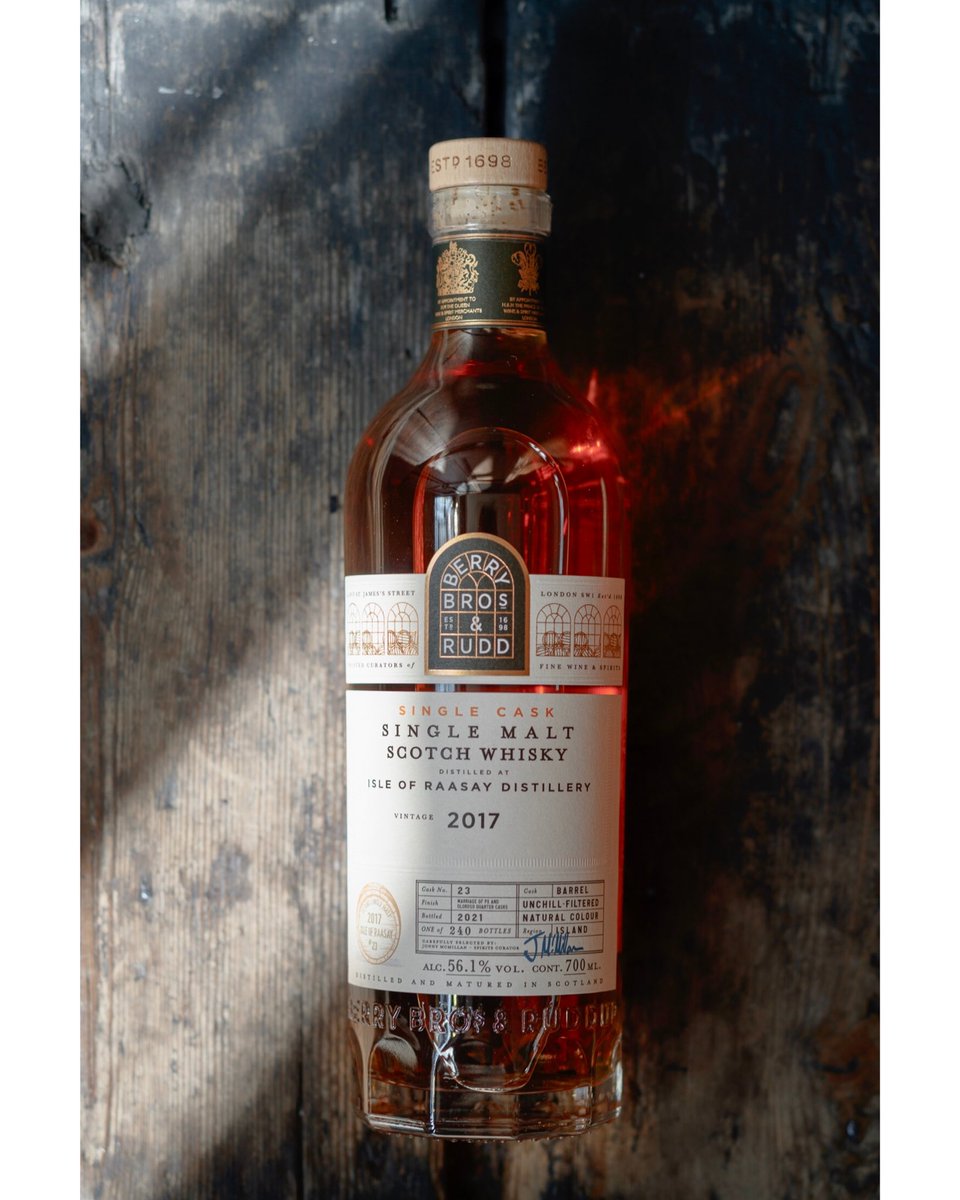 lostclockfilms's tweet photo. Stills captured by Harrison Reid as part of our recent shoot in London for @berrybrosrudd as part of a new @RaasayWhisky bottling.
#Berrybrosrudd #raasay #raasaywhisky #whisky #scotch #scotchwhisky #lostclock #whiskyphoto #whiskyphotography #videoproductioncompany #timetofilm https://t.co/PkkvJLIE5M