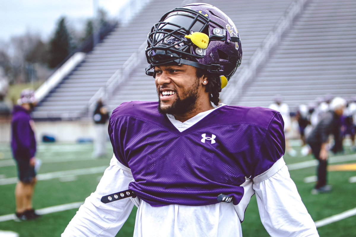 AshlandFB's tweet photo. That almost through finals feeling🔥 https://t.co/1GAvVRI28N