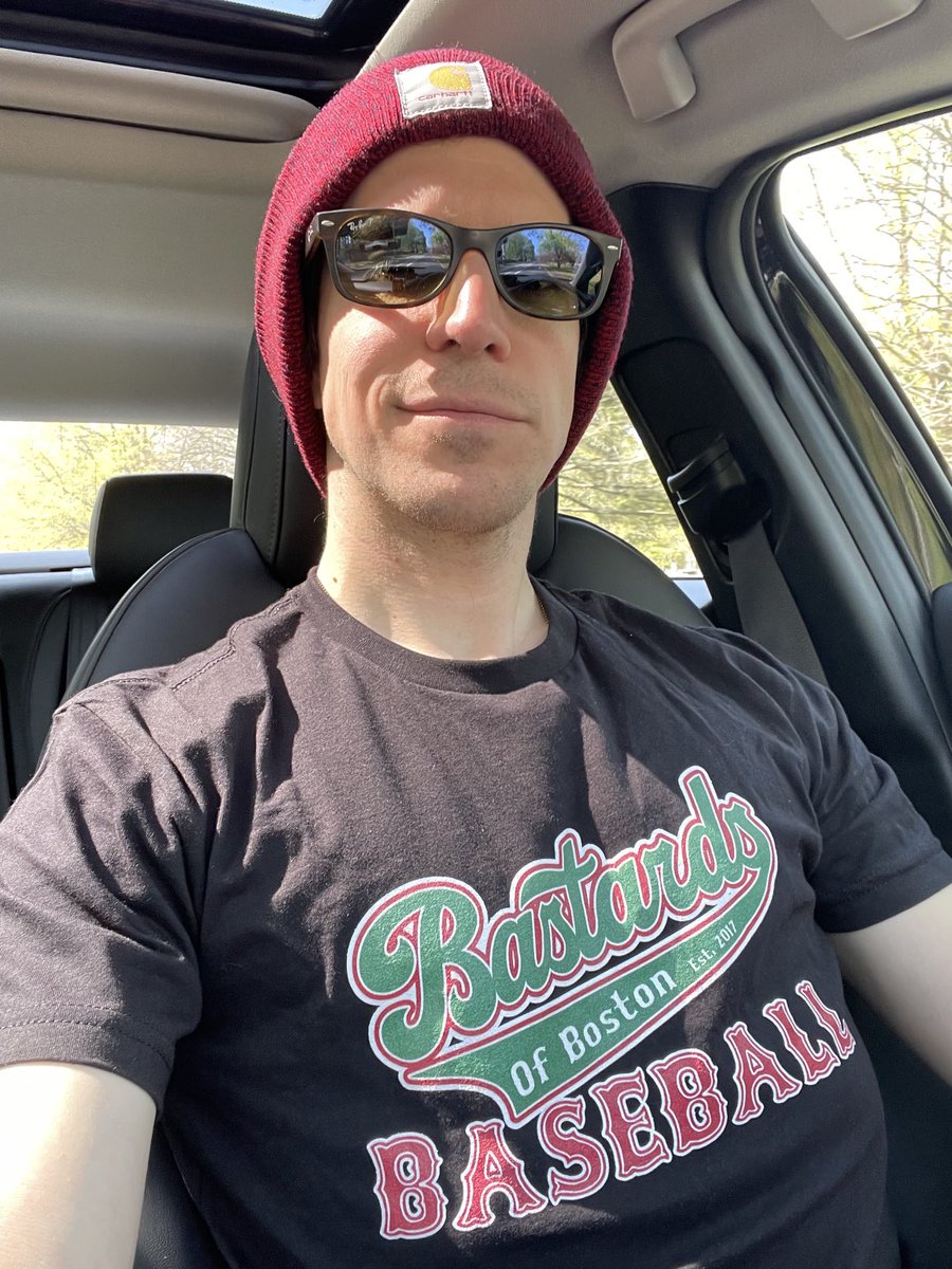 Smith_MLB's tweet photo. Happy Thursday to all! Morning commute attire. @Bastards_Boston #BastardsOfBostonBaseball #RedSox #DirtyWater https://t.co/FygSDQaS9b