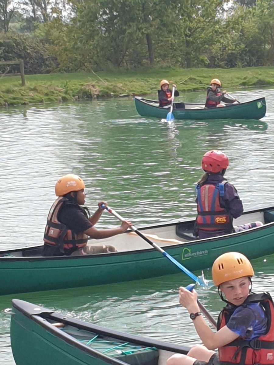 mna_pe's tweet photo. @MNA_Year5 group 2 getting to grips with canoeing 🛶 https://t.co/5pQrmfXOko