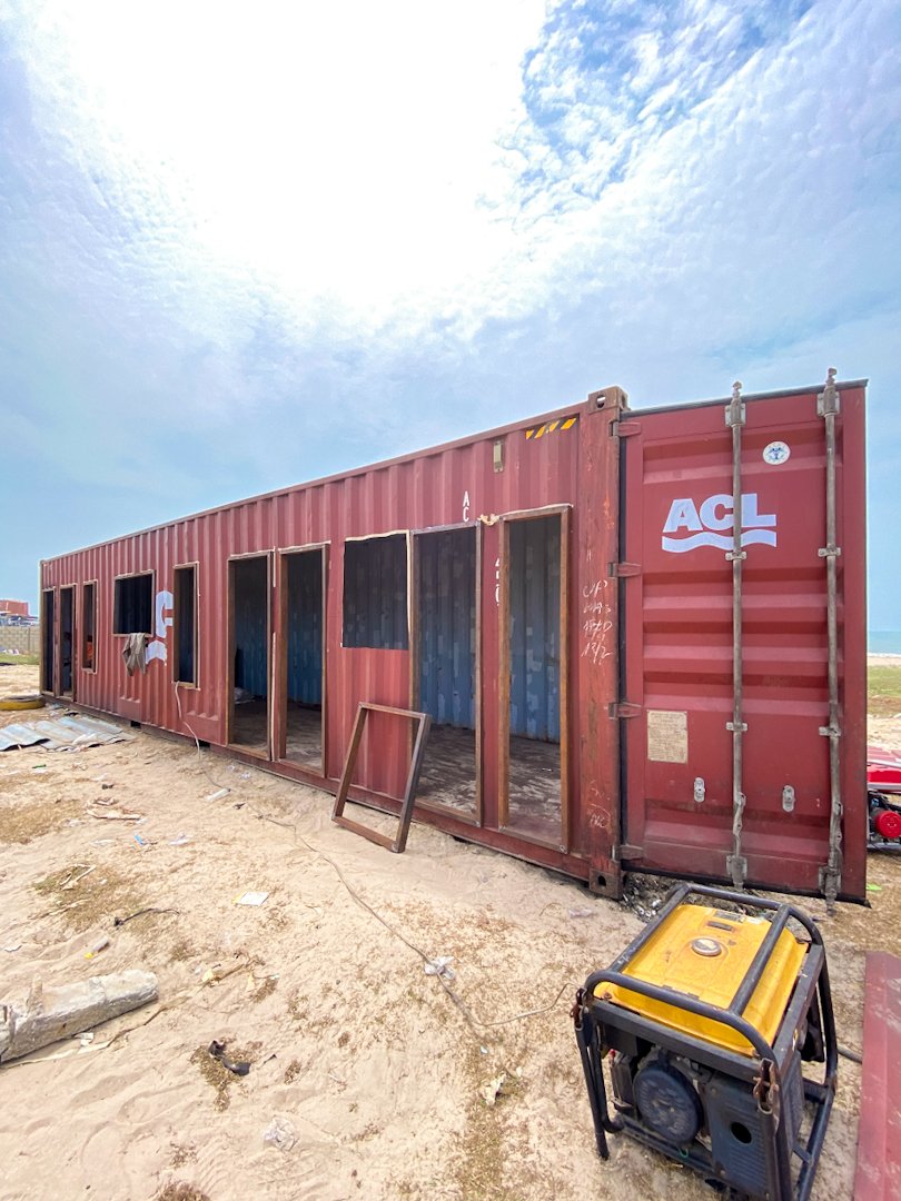 tinspaces's tweet photo. From Container to Shell... 
Containers already have a floor, ceiling, and walls which greatly reduces the time it take to build them into habitable spaces. #cargotecture #containerarchitecture #construction https://t.co/mjZdq9ZBAk