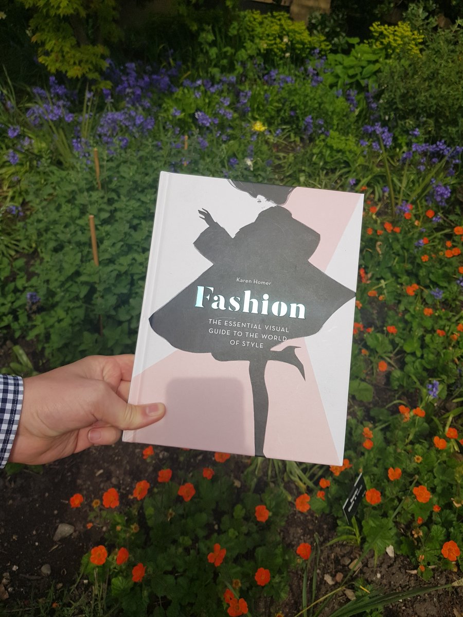 Loved the #MetGala2022 and all the gilded glamour? 💍👗 Get your fashion fix with our amazing selection of books all about the industry! Our staff are even brushing up on their fashion knowledge to bring more glamour to @YorkExplore #LoveLibraries #GildedGlamour