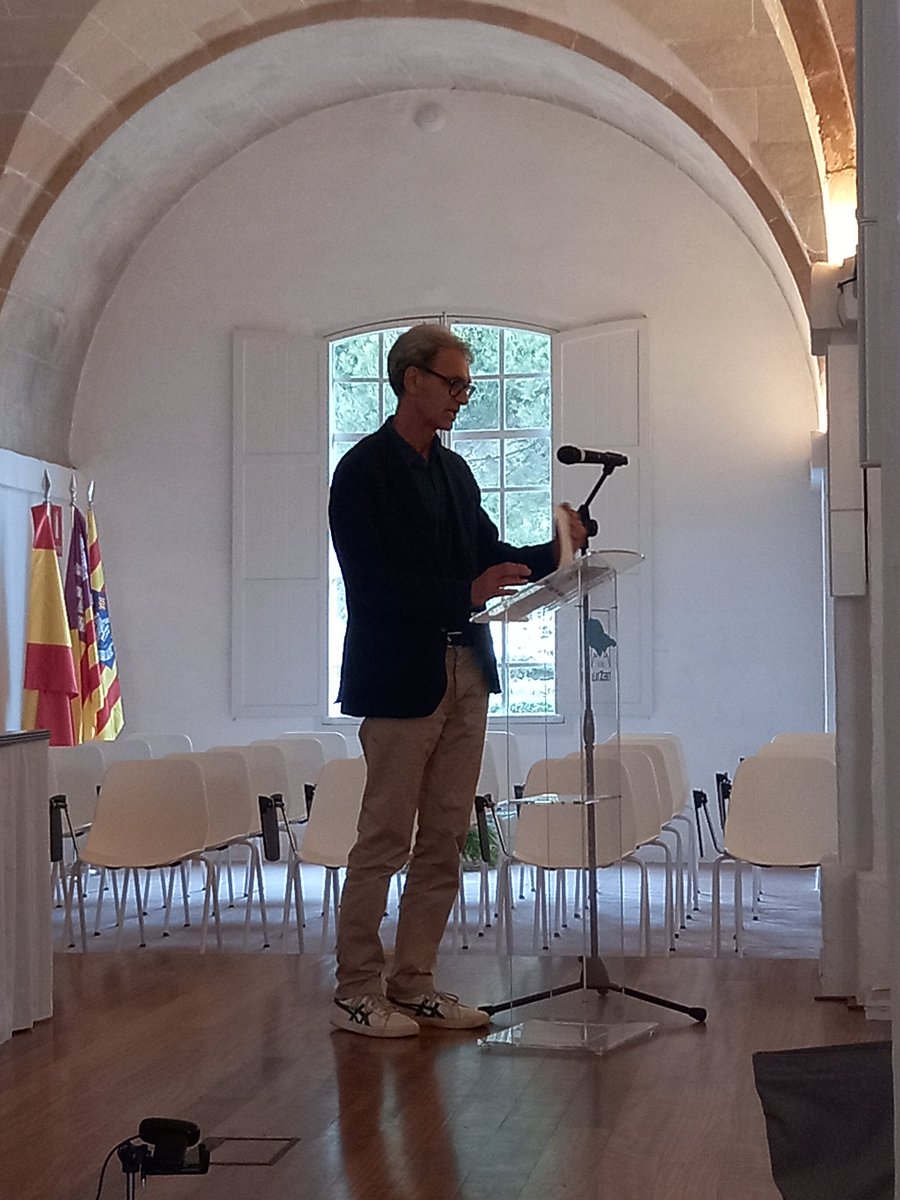 SCHCT (@schct) on Twitter photo <a href="/honigsbaum/">Mark Honigsbaum</a> has talked about his book "The Pandemic Century: One Hundred years of Panic, Hysteria and Hubris" and has reflected on the influence of Covid-19 with respect to other pandemics of the past <a href="/honigsbaum/">Mark Honigsbaum</a> has talked about his book "The Pandemic Century: One Hundred years of Panic, Hysteria and Hubris" and has reflected on the influence of Covid-19 with respect to other pandemics of the past
