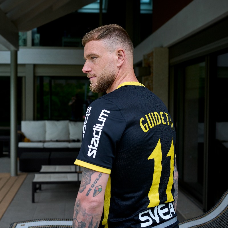 AIKfotboll's tweet photo. Vår nye #11.