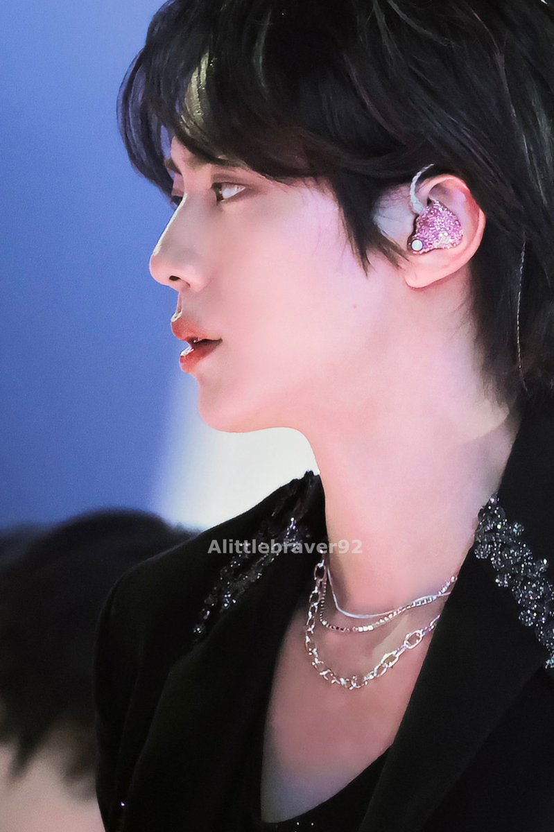 19년의 석진과                               22년의 석진