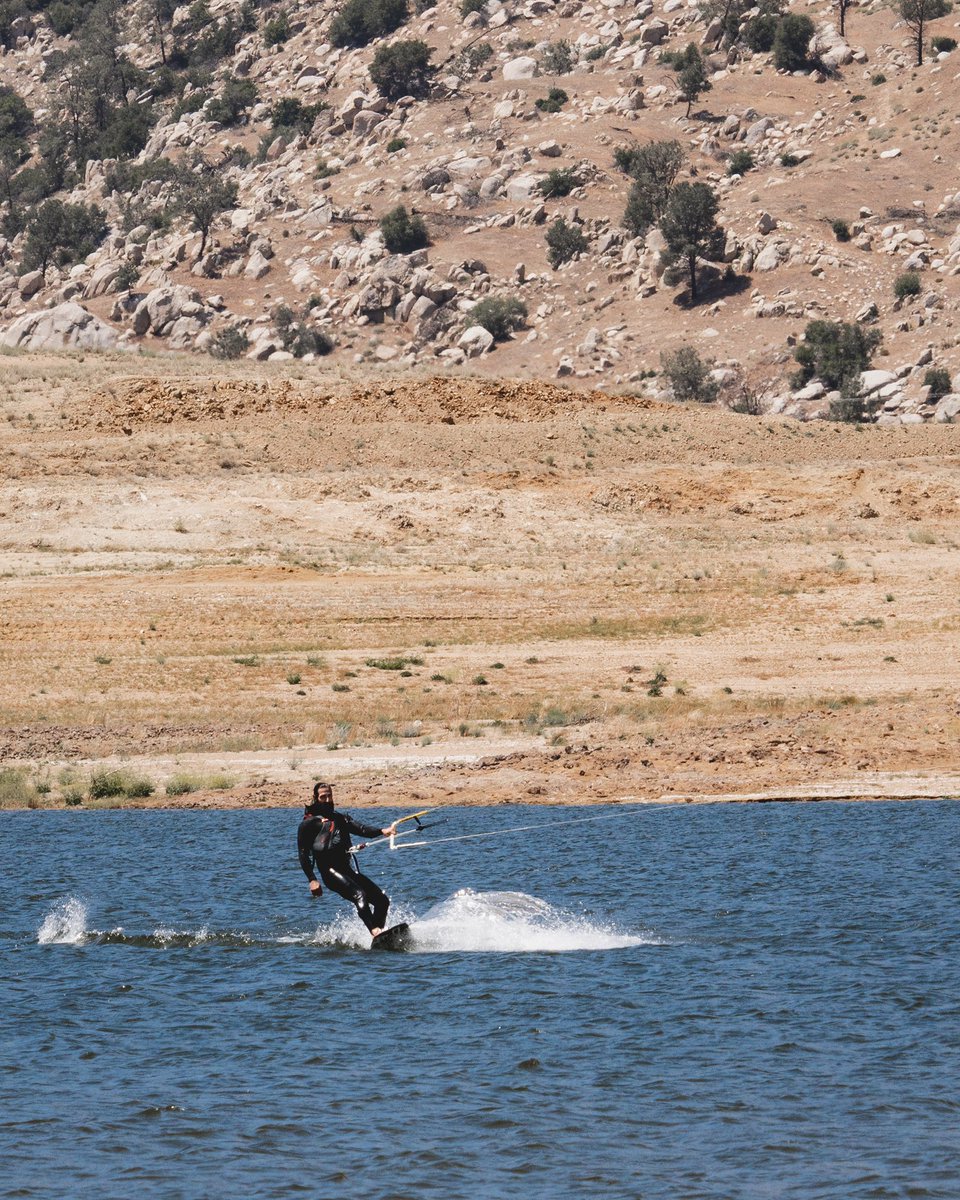 danzbeard's tweet photo. Calm before the storm #kiteboarding #kitesurfing #vanlife #california #lakeisabella #kernville #sony https://t.co/qPg6dfB6mv