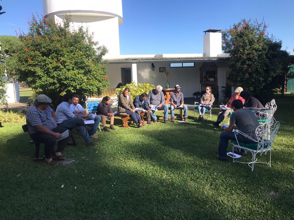 SUL_uy's tweet photo. #FPTA360 - Sostenibilidad del ovino en sistemas ganaderos mixtos en articulación con @INIA_UY
👉 Predio foco de la Familia Bentancourt Fernández - Dos Islas, Lavalleja - Técnico Facilitador: Marcos García Pintos 🐏 📋 ✅ https://t.co/fbGZHtYOHS