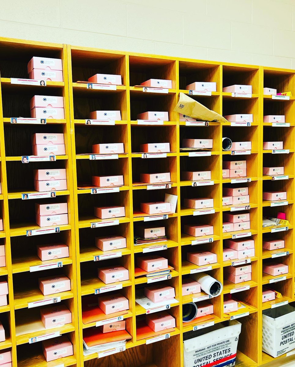 Teacher Appreciation Week!! 🥰📚✏️❤️

Each teacher received a Crumbl cookie from the PTA! Flavors were chocolate chip, lemon glaze, and red velvet. 🍪♥️

#cpespta #teacherappreciationweek #crumblcookies #colinpowelles_fcps #fairfaxcountyschools