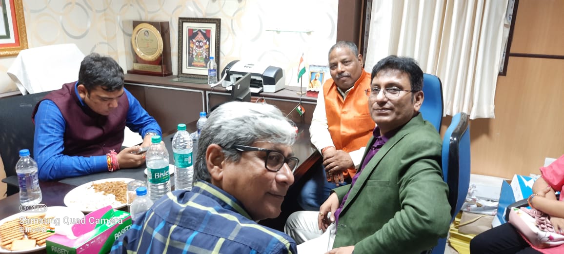 BivasMaiti's tweet photo. Welcome to Kolkata, President of Pharmacy Council of India, Dr.Montu M Patel Sir. @montu9689 https://t.co/O7qmc5LT3L