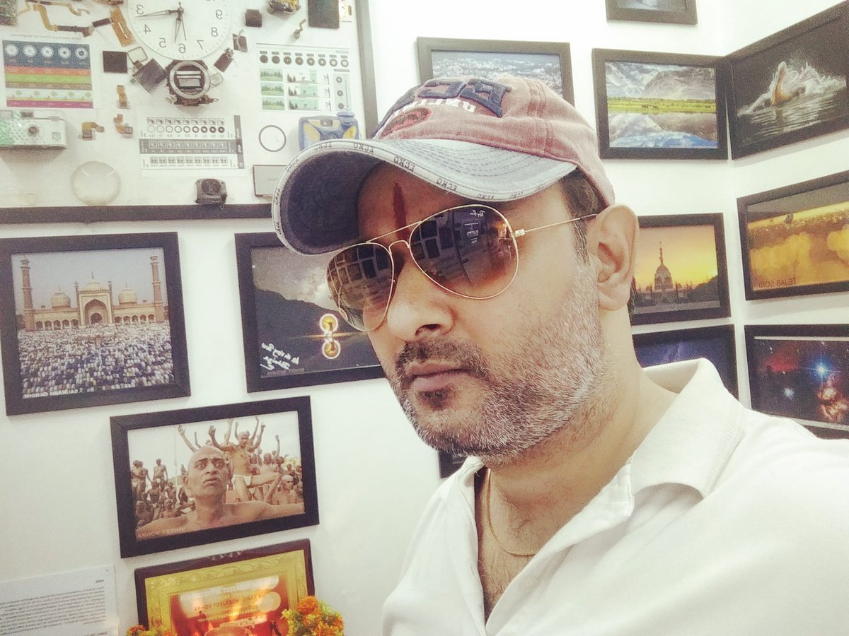 AarunNagarActor's tweet photo. https://t.co/oSbUZ7E9I8
फ़िल्म #बल्ली_वर्सेज_बिरजू #MX_Player पर #रिलीज हो गई है। यह फिल्म जरूर देखे और #शेयर भी करे #AarunNagar https://t.co/VR6GpeCirP
