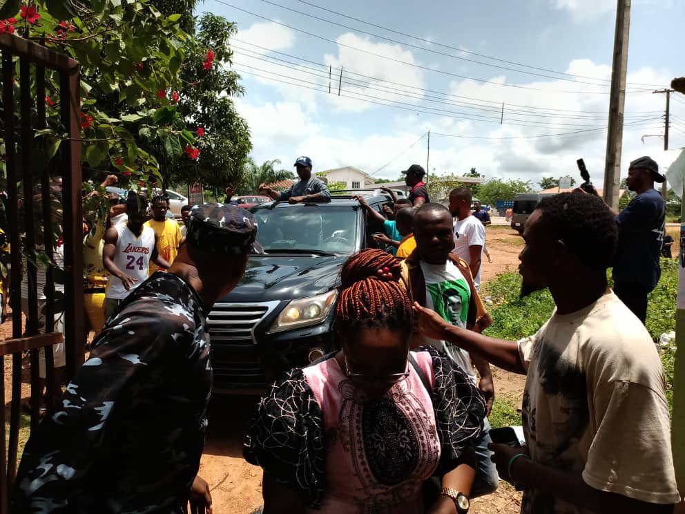 shadowenny's tweet photo. Moment the leading aspirant for the Ondo North Senatorial district Chief,Dr.@AjipeAlex arrives Ifon, the headquarter of Ose local government to meet with the delegates from the area
#voteajipe
#ajipe4senate
#ondonorthsenatorialdistricts
#YouthOclock
#irawoola
#ajipe
#freshideas https://t.co/HSc6wUCl86
