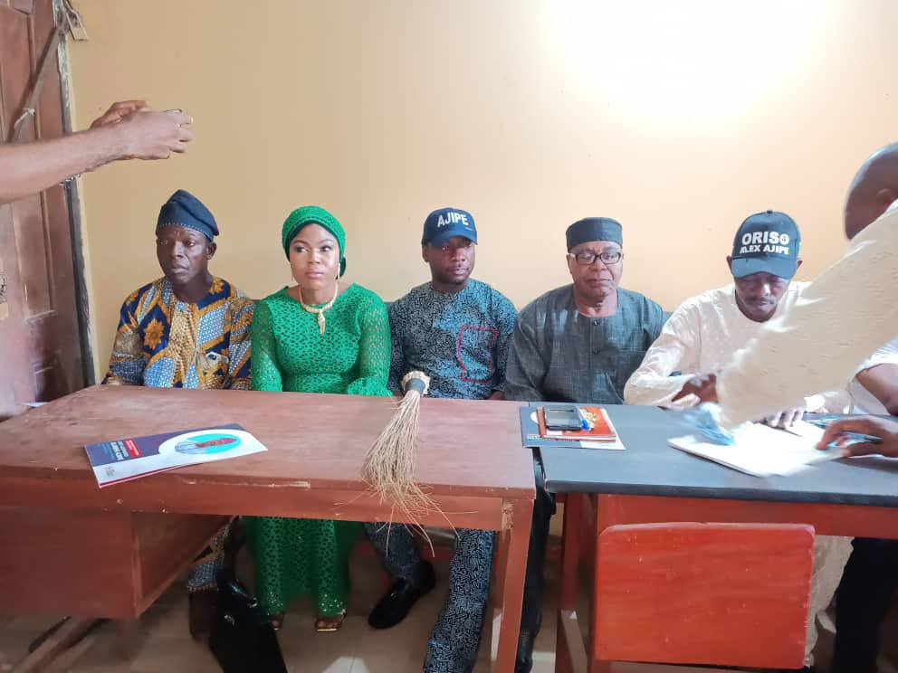 shadowenny's tweet photo. Moment the leading aspirant for the Ondo North Senatorial district Chief,Dr.@AjipeAlex arrives Ifon, the headquarter of Ose local government to meet with the delegates from the area
#voteajipe
#ajipe4senate
#ondonorthsenatorialdistricts
#YouthOclock
#irawoola
#ajipe
#freshideas https://t.co/HSc6wUCl86