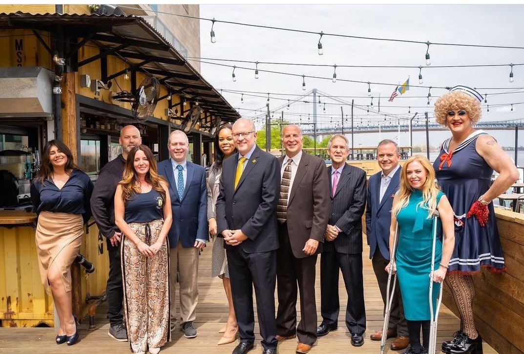 SheilaShowPHL's tweet photo. Took part in history-official grand opening of the largest waterfront restaurant in Philly w/1400 seats, 5 bars & 3 levels with breathtaking views. Congratulations #LibertyPoint & thanks #FCMHospitality for your vision & economic impact it brings to our City.
#LibertyPointPhilly https://t.co/INMtkUqyEY