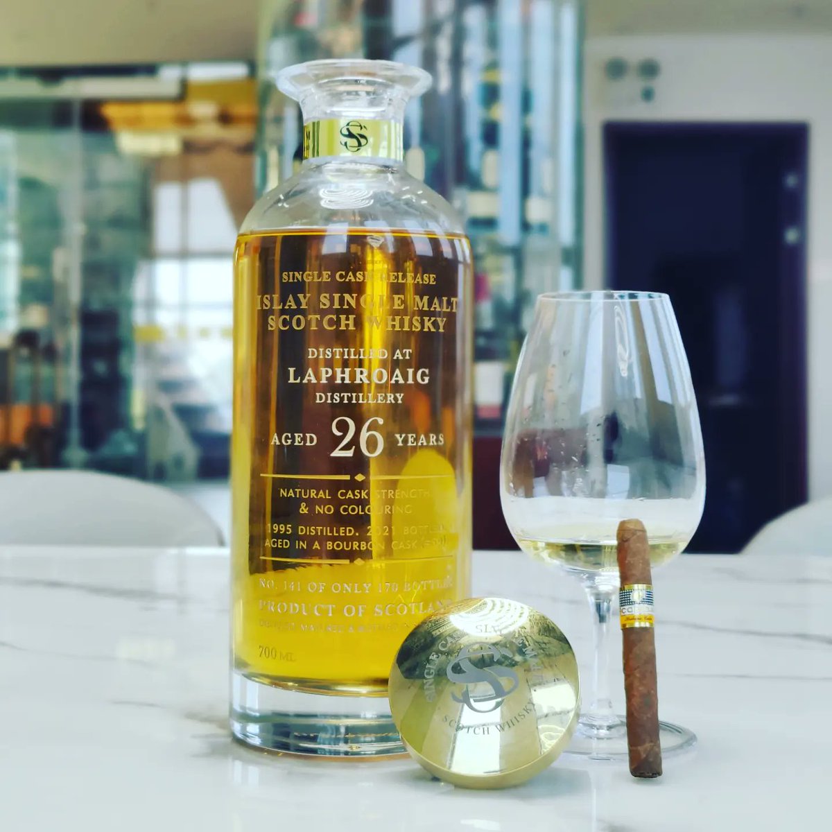 sam_scsm's tweet photo. Laphroaig 1995 For SCSM https://t.co/OaogUXNtOA