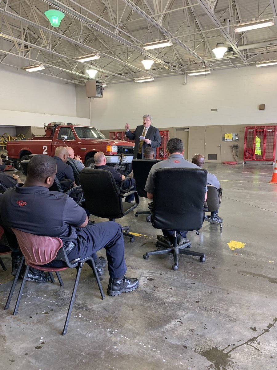 MEM_Fire's tweet image. Thanks @MayorMemphis for meeting with the personnel of Battalion 10 . Another great town hall session followed by a great Q&amp;amp;A session.