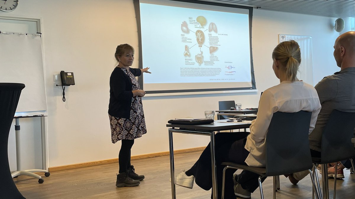 BestleMorten's tweet photo. Great talks by Mette Brimnes Damholt, Sine Wichmann, Christian Overgaard Steensen and trainees at the SSAI-ICU-diploma training program (SDIC). The second of five Nordic courses are conducted this week in Copenhagen. Today’s subject was acute renal failure and fluid regulation. https://t.co/S2gnC3NxQ7