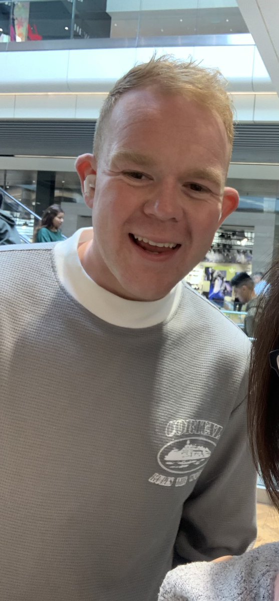 Flagged down the moral compass of Weatherfield for a quick selfie thank you <a href="/colsonsmith/">Colson</a> for graciously stopping <a href="/itvcorrie/">Coronation Street</a> #ourcraigy