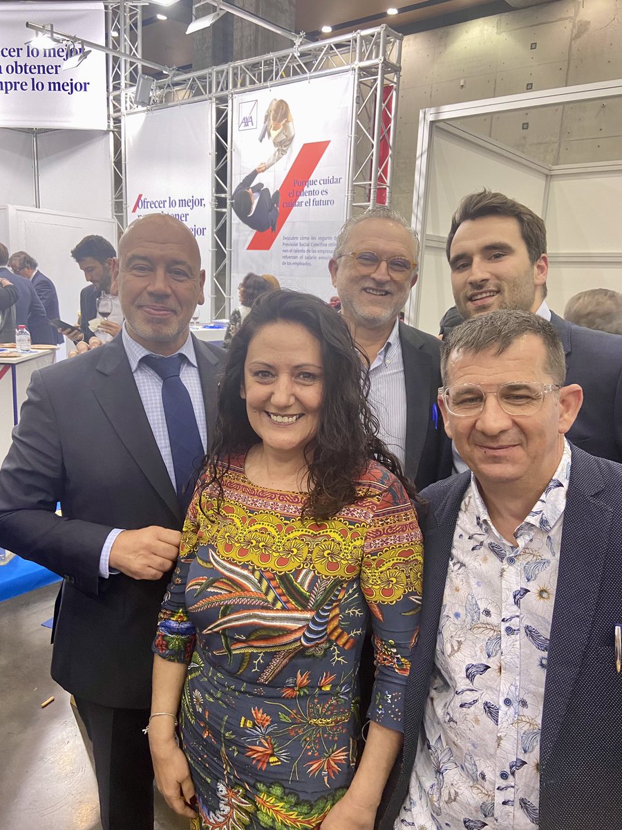 caproig65's tweet photo. Hem assistit @Servibroker  junt a les nostres segones generacions a @Forinvest a la fira d’Assegurances e Inverssions  i per mostra un parell de fotos i el ambient agradable que mos ha rebut.@AXASegurosEs. https://t.co/tasE1lHI87
