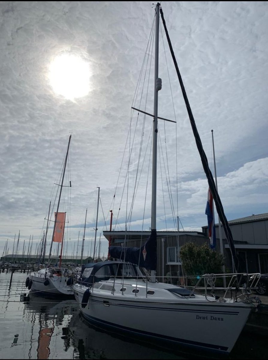 MarkBax77's tweet image. Alle #zeilboten die bij #klipper3 in de #winterstalling hebben gestaan zijn weer te water. We hebben mooie klussen uitgevoerd. #antifouling zetten, poetsen romp en dek, monteren nieuwe schroef en inbouw van een #boegschroef. Weten wat de mogelijkheden zijn? Bel: 06 44 66 33 03