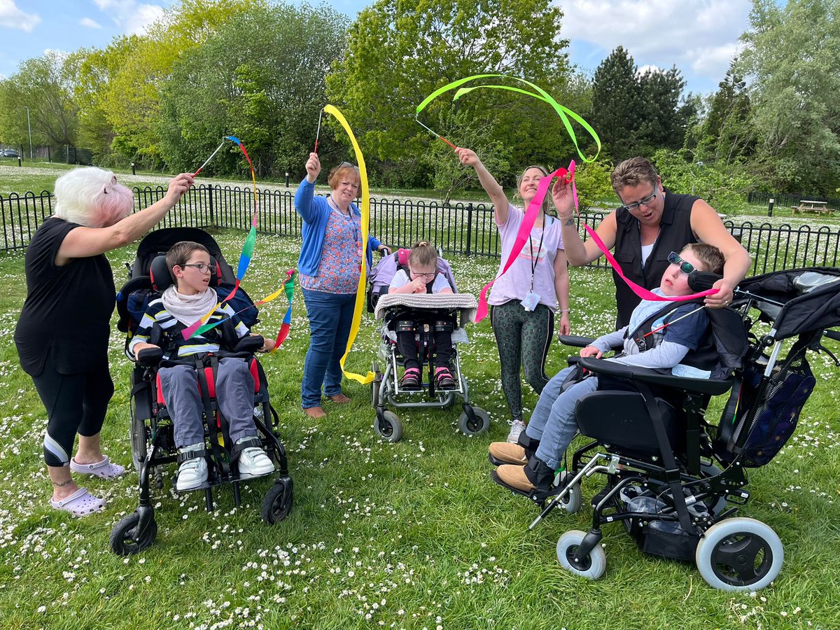 FlamingoChicks's tweet image. Dancing amongst the daisies! We took some of our Flamingo Chicks from Pond Meadow School outside the classroom for some alfresco dancing this afternoon. We waved our colourful ribbon wands in celebration of #PmldAwarenessDay!