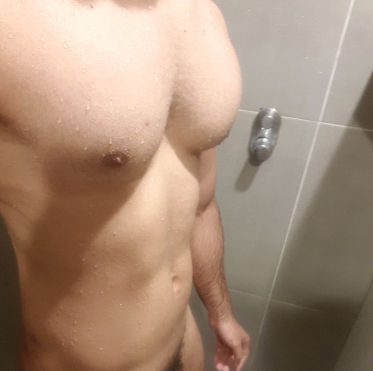 loveinmacho's tweet photo. Vem banhar comigo https://t.co/GMqP3GPR4v