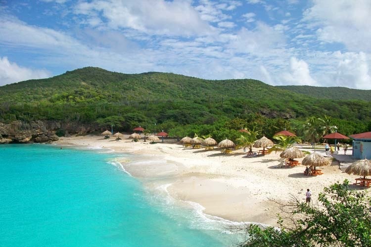 Travitinerary's tweet photo. Caribbean Islands 💙💜 https://t.co/IFKTURbBi8