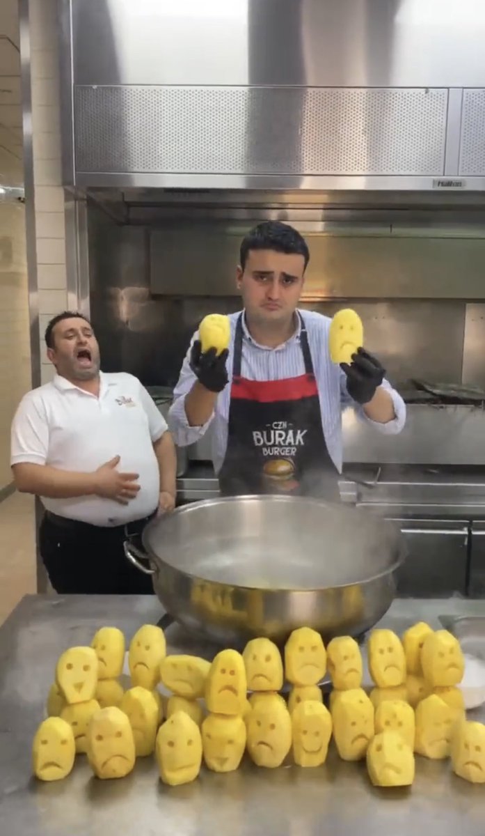 VisionaryPotato's tweet photo. @CznBurak 
Wat r u doing to us, my family &amp; friends 
🥹🥹🥹
NO plz stop. HELPPP, I can’t look
🥔🥔🥔
We’re the potatoes of the world
https://t.co/WsDww7jQvv
😢😢

@mariapazdelgado PLZ HELP US 🥹🥔

#saveThePotatoes #NFTpotato #NFTCommunity #NFTGiveaway #Metaverse #visionayPotato https://t.co/s3IstP44oA