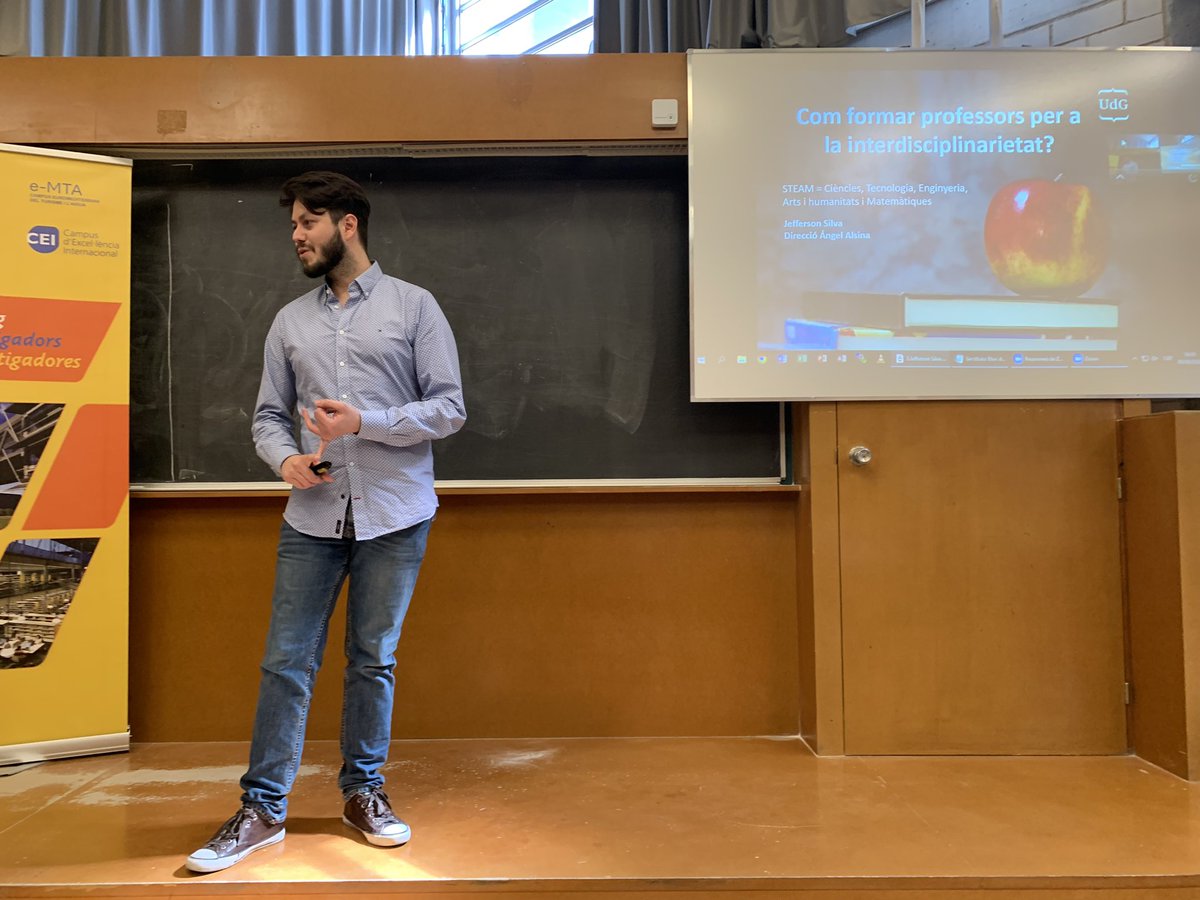 univgirona's tweet photo. Continuen les presentacions  a l'acte de @udgdoctorat #Tesisen4minuts. Hi participen doctorands nacionals i internacionals. https://t.co/VFtkt9kXXD