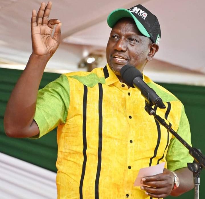 If you believe that William Samoei Ruto is the 5th President of Kenya, just give him a RE TWEET and a LIKE❤️