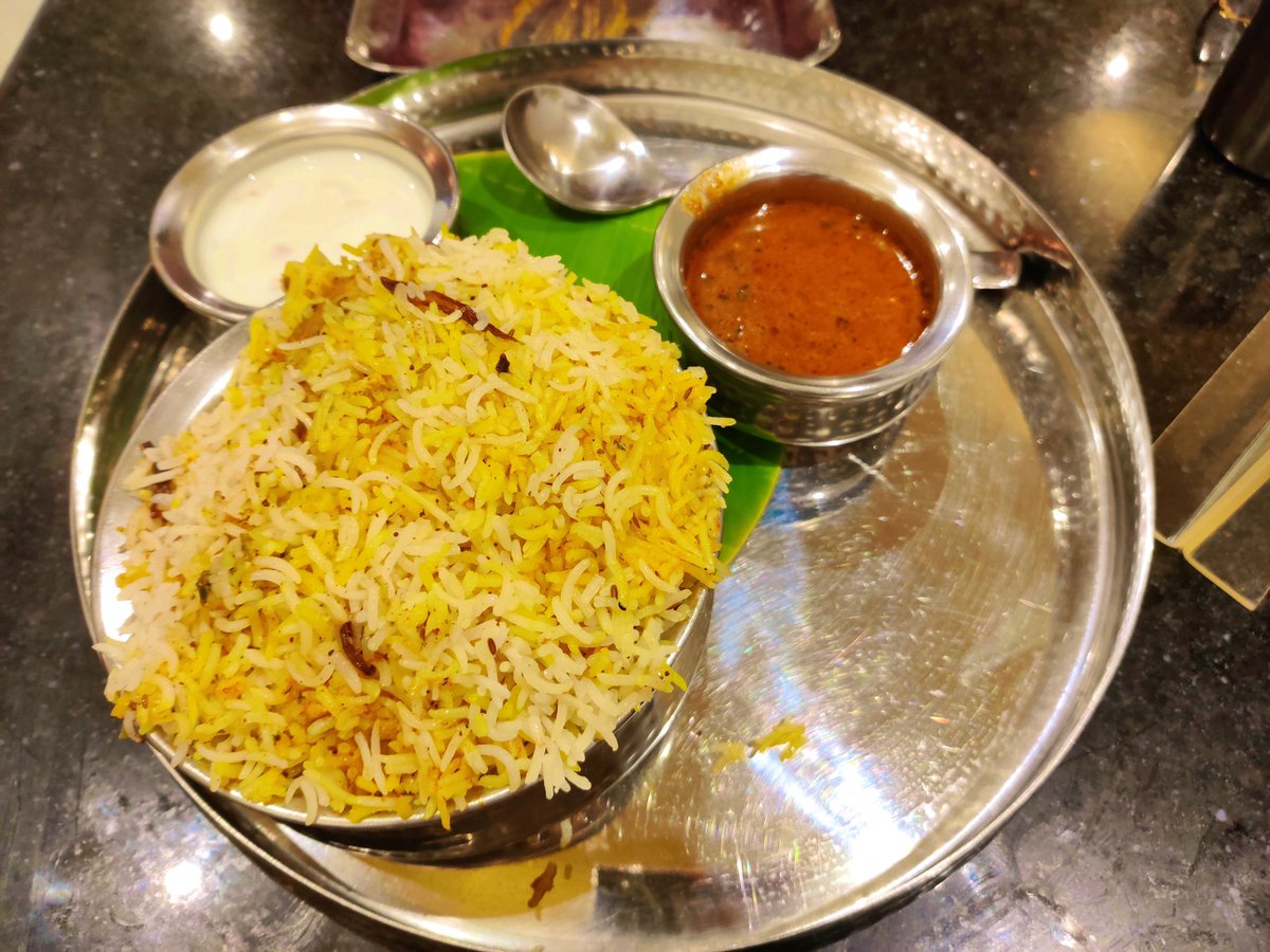 JayKay_1427's tweet photo. @NotMengele @netshrink Tom Yum Soup
Andhra Biryani
Fish and Chips with Ceaser Salad
😋😋#HopeThisHelps https://t.co/88Grif2UVO