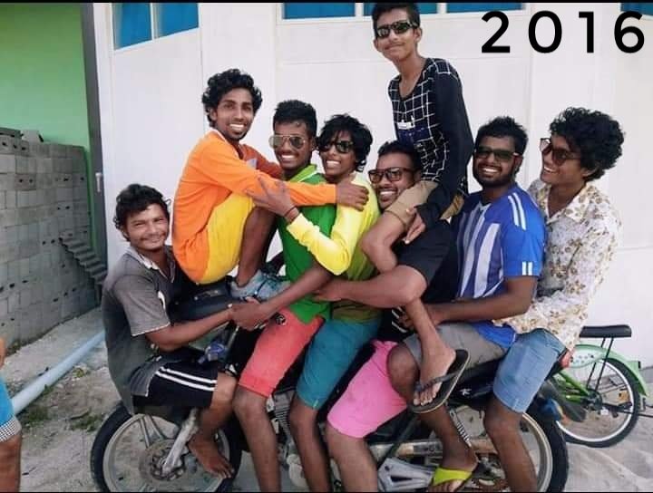 Nazyhu21's tweet photo. Konme Aharehge EID HULHU Jehumuge thereyn Nagamun Anna Silsilaa Photo thah.
2015/2016/2017/2018/2019/2020/2021/
2022/.
#photocontinue #SilsilaaPhoto https://t.co/YPaLhej6j4