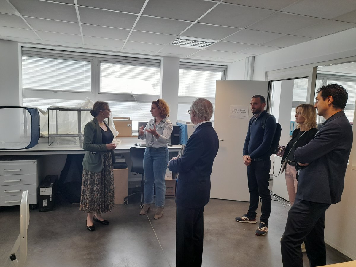 Visite de <a href="/SophieJOISSAINS/">Sophie JOISSAINS</a> Maire <a href="/aixmaville/">Aix-en-Provence</a> à la rencontre des startup #Cleantech🌱Merci à tous pour cette belle matinée qui a permis d'échanger autour des solutions pour contribuer à faire de notre ville, un territoire d'expérimentation des technologies de l'environnement 🌍