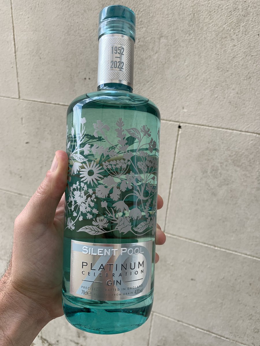 joewb69's tweet photo. Check out the new @SilentPoolGin Platinum Gin Celebration Edition; suggested serve the Jubilee G&amp;T. 50ml Silent Pool, 150ml elderflower tonic, ice and peach garnish #gin #PlatinumJubilee https://t.co/8B7hcWhDgk