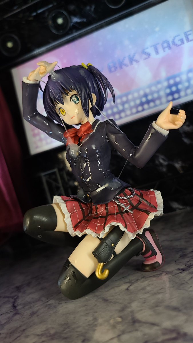 Otokurakunlove's tweet photo. 本日二回目のぶっかけ。ぴちぴちの可愛いらしい制服がベットベトになりました。

#フィギュアぶっかけ https://t.co/mktgzGZzxm