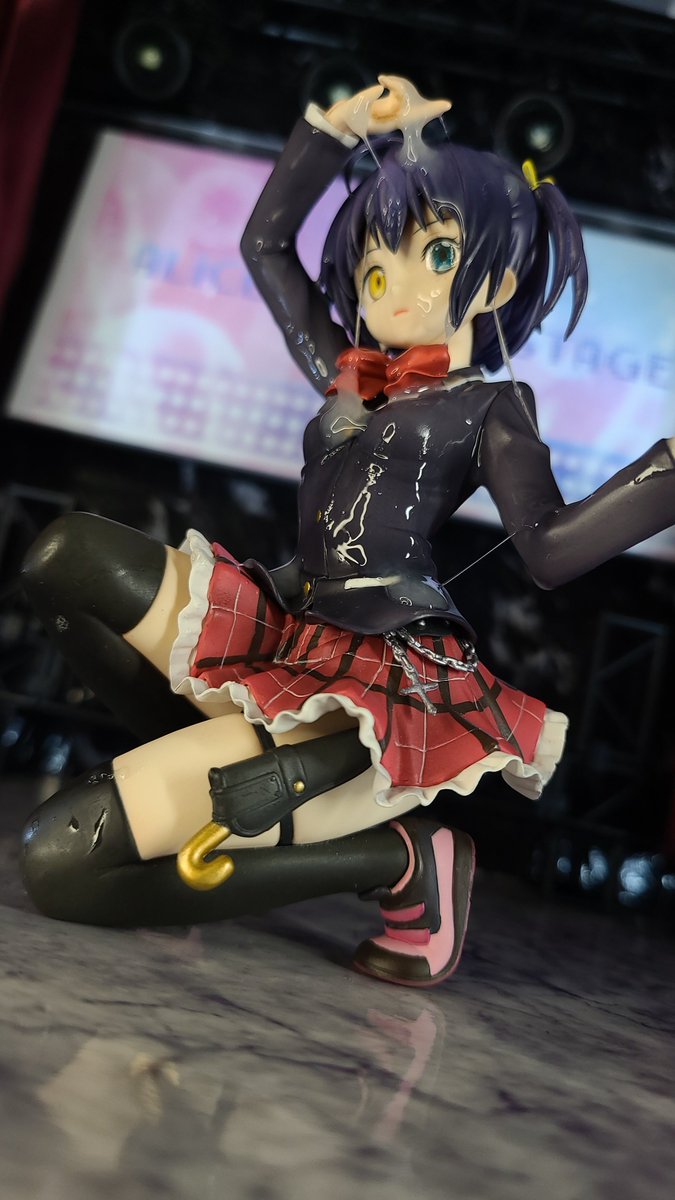 Otokurakunlove's tweet photo. 本日二回目のぶっかけ。ぴちぴちの可愛いらしい制服がベットベトになりました。

#フィギュアぶっかけ https://t.co/mktgzGZzxm