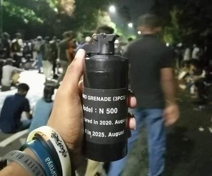 DrBukkabwoi's tweet image. No dollars for importing essentials and medicines, but for this… Bravo🙌